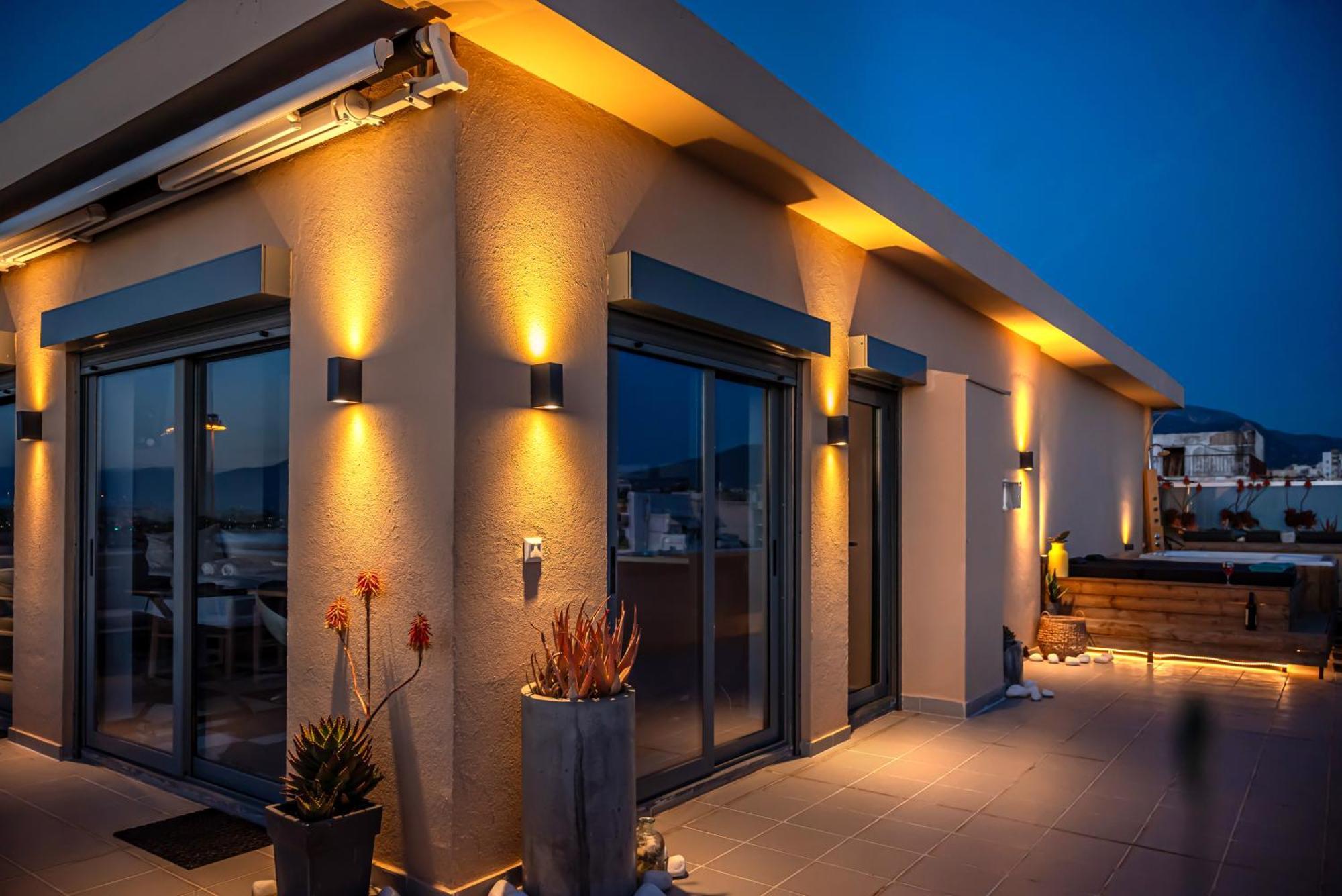 Majestic Penthouse In The Heart Of Patra Apartment Exterior photo